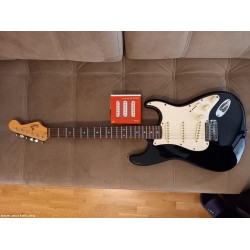 Squier Bullet Strat 2010 с адаптери Fender Vintera 60's Modified