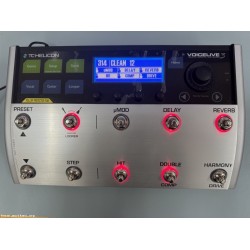 TC Helicon VoiceLive3 + Switch 6