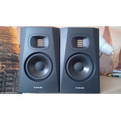 студийни монитори ADAM Audio T5V.