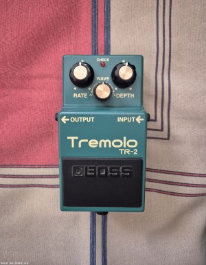 BOSS Tremolo TR - 2