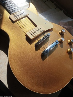 Vintage V100GT  P90s Gold Top със Пиезо акустик адаптер