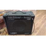Кубе Laney и бас китара