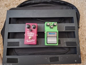 Maxon overdrive, analog delay, pedalboard