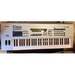 Синтезатор Yamaha MO6