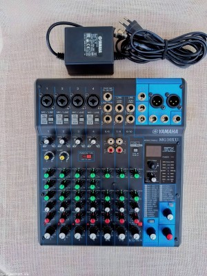 Аудио миксер Yаmaha MG10XU
