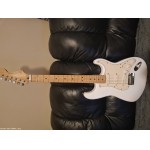 FENDER STRATOCASTER PLUS + BOSS GT-1000 китарен процесор-комплект