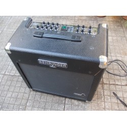 Хибридно китарно комбо BEHRINGER AC112